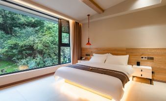 Luozhu Tianji Homestay (Laojunshan Zhongling Cableway Branch)