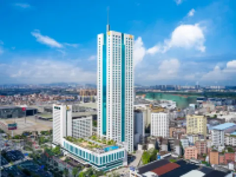 Regal Palace Hotel Hotels near Humen Railway Station