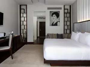 Shintana Saya La Maison