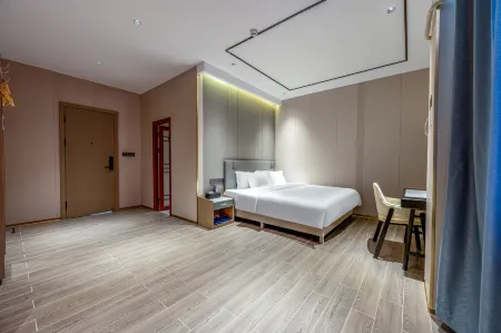 Ledong Liguo Jingfeng Smart Hotel Отели рядом со станцией Ledong Railway Station