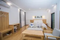 Wood House Fashion Hotel