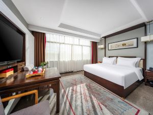 Bailu Hotel (Yongkang International Convention and Exhibition Center Dahuayuan Door Industry Market)