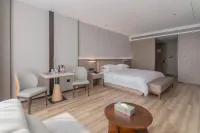 Kai Century Hotel (Nantong Station Forest Wildlife Park Branch)