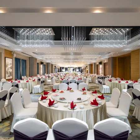 Linyi Ronghua Hotel (People's Square Railway Station)