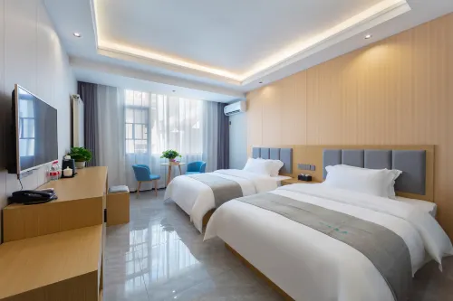 Yuetu Hotel (Phoenix Ancient City)