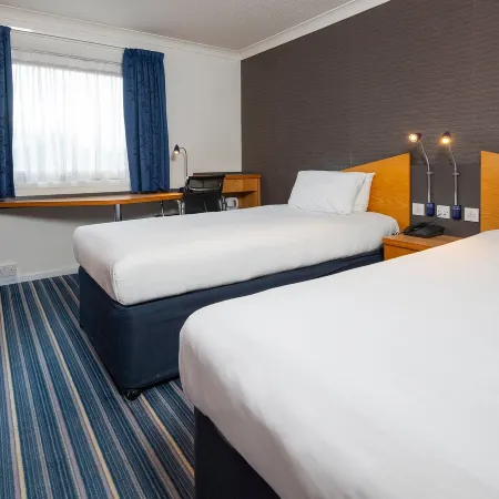 Holiday Inn Express LONDON - WANDSWORTH by IHG Отели рядом с достопримечательностью «Фулхэм»