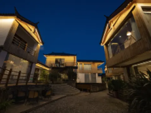 麗江瑞息RIXI•雪山嶼|日照金山MountianTrip森系雪山觀景香氛酒店 鄰近中虎跳石的酒店