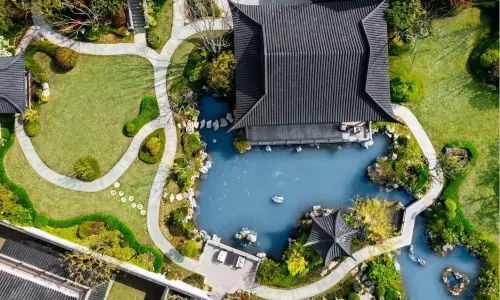 Ander Lake Hentique Hotel