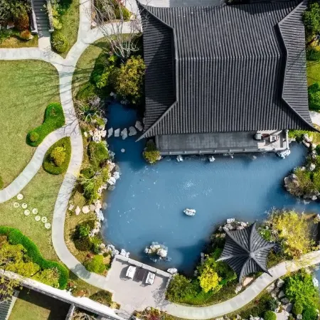 Ander Lake Hentique Hotel