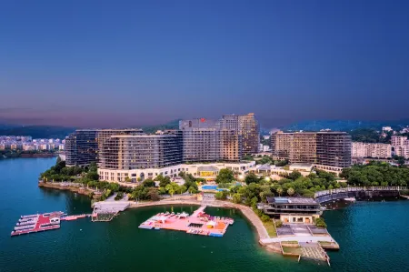 Lvcheng Lanwan Holiday Hotel Отели в г. Чуньань