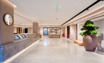 JI Hotel (Zhengzhou Municipal Government Greentown Plaza)