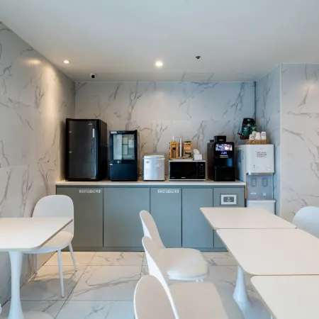 Gray 193 Hotel