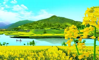 Gulong Hotel (Hanzhong High-speed Railway Station Wanbang)