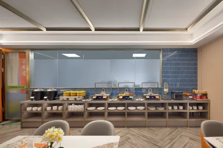 Y · SJHOTEL · Four Seasons Hotel (Longyuan Subway Station Store) Отели рядом с достопримечательностью «Caiyun Gymnasium»