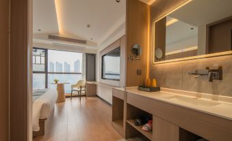 Chihiro Yifeng Hotel