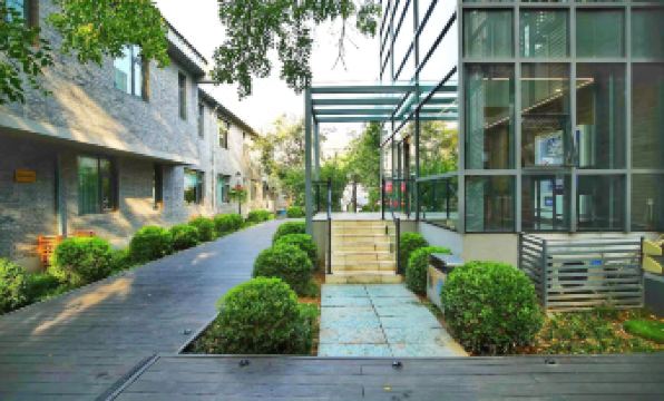 Hotel Yoo (close to the Forbidden City, Tian 'anmen Square,only 10 minutes' walk from Tian 'anmen)