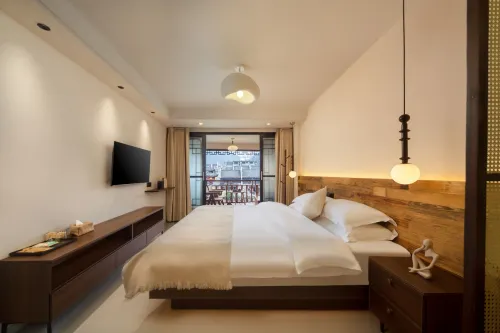 Qingshanjian Riverside Stilt House Inn (Phoenix Ancient Town - Hongqiao North Gate Pier Branch Featured Photos