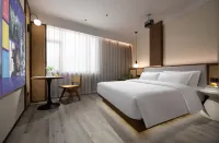 The May  Hotel - parking