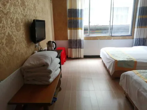 Lichuan Huacheng Hotel