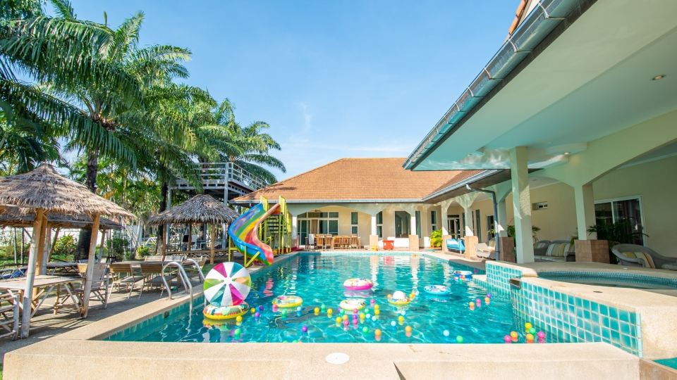 px pool villa pattaya