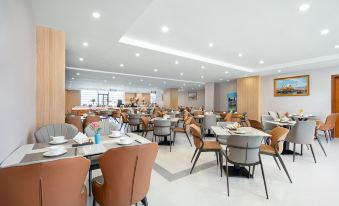 Vienna Hotel (Kunming Yunda West Road Xinguangfeng)