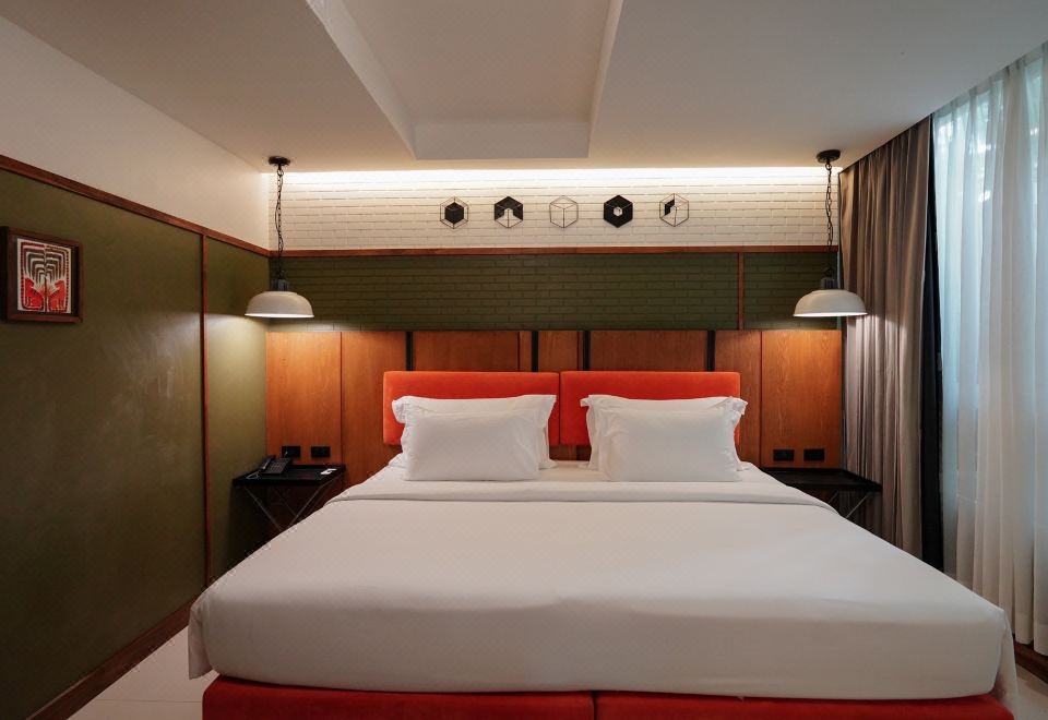 슈가 마리나 리조트 아트 카론 비치 SHA 플러스+