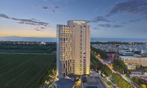 DoubleTree by Hilton Yantai Golden Coast Hotel & Suites