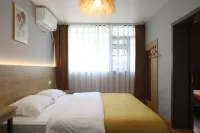 ENYI HOTEL - pemandangan pegunungan