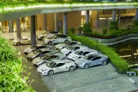 The Reed Hotel - parking