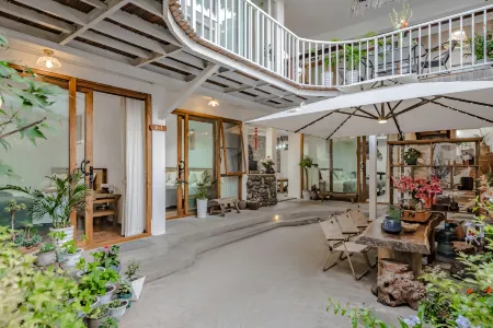 Dali Lingdaojiu Homestay (Dali Ancient Town Branch)