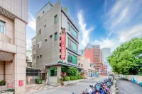 Lightness Hotel Hotellit kohteessa Baihe District