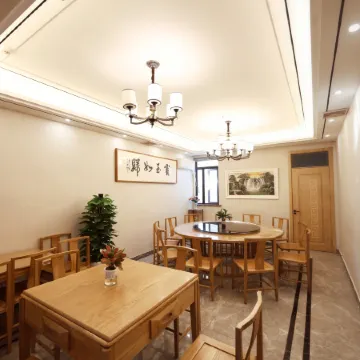 Shanghai Xiangyun Resort Hotel