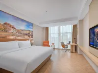 Vienna Hotel (Xiangcheng Yingbin Avenue Wanda Plaza) Hotels near Xiangcheng Central Passenger Transport Terminal