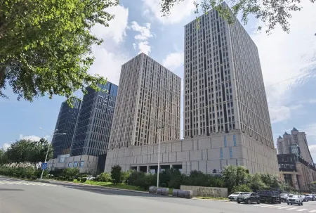 Lu Shyi (Greenland Central Square Store)