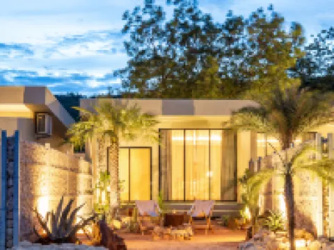 Casablanca Resort Kohlarn Hotéis em Koh Larn