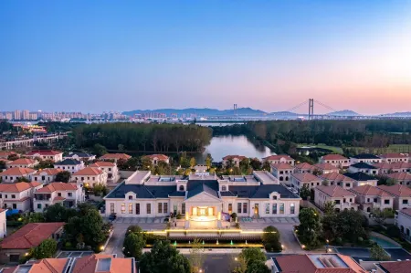 Fangdian`Hualin Yuezhao holidays Riverview hotel (Yangzhou) Отели рядом с достопримечательностью «Guazhou Gudu Scenic Area»