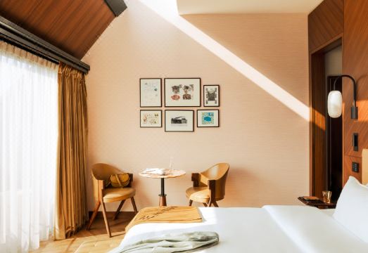 2. 호텔 마담 레브..