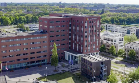 Amsterdam ID Aparthotel Отели рядом с достопримечательностью «Мост Питон»