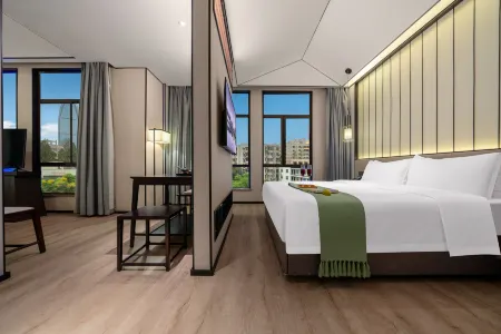 Moshang Qingju Hotel (Wuhan University of Technology, Jiedaokou) Отели рядом с достопримечательностью «Hubei Business College»