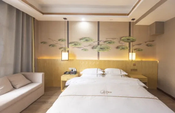 施秉王府酒店（杉木河夜漂景區大門店）