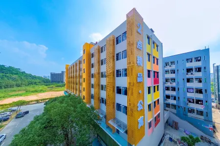 TWO OCLOCK APARTMENT