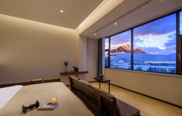Ruyi Meiju Hotel (The Old Town of Lijiang Dashuiche Store)