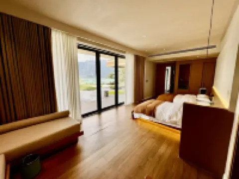 Half Moon Bay Holiday Hotel Hotels in Shuifu