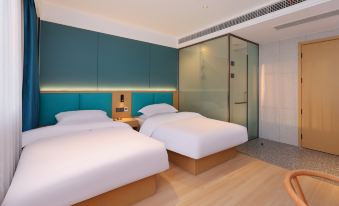 Qingmu Hotel (Nanjing Tanqiao Commercial Street Kening Road Subway Station Branch)