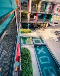 BOX INN SEMPORNA - Pools