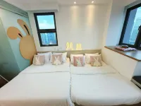 Sky Pool Suites KL Sentral 4 pax Kuala Lumpur 118, The Riveria City, KL Sentral Hotels in Kuala Lumpur