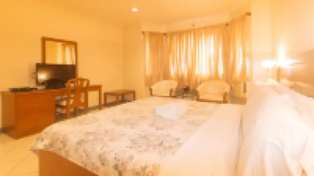 Royal Am Rei Hotel by RedDoorz