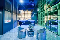 長沙•eスポーツCYBERPUNKDESIGNCINE尊享外設民宿（西湖竜翔橋地下鉄駅）