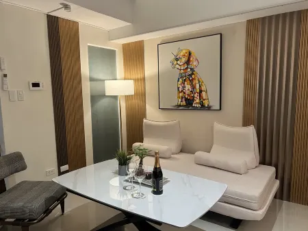 Penhouse City of Dreams Okada Solaire MOA Airport Отели рядом с достопримечательностью «Arista Place»