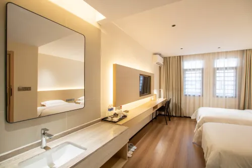 Lingshan Kailai Hotel (Jiangnan Road)